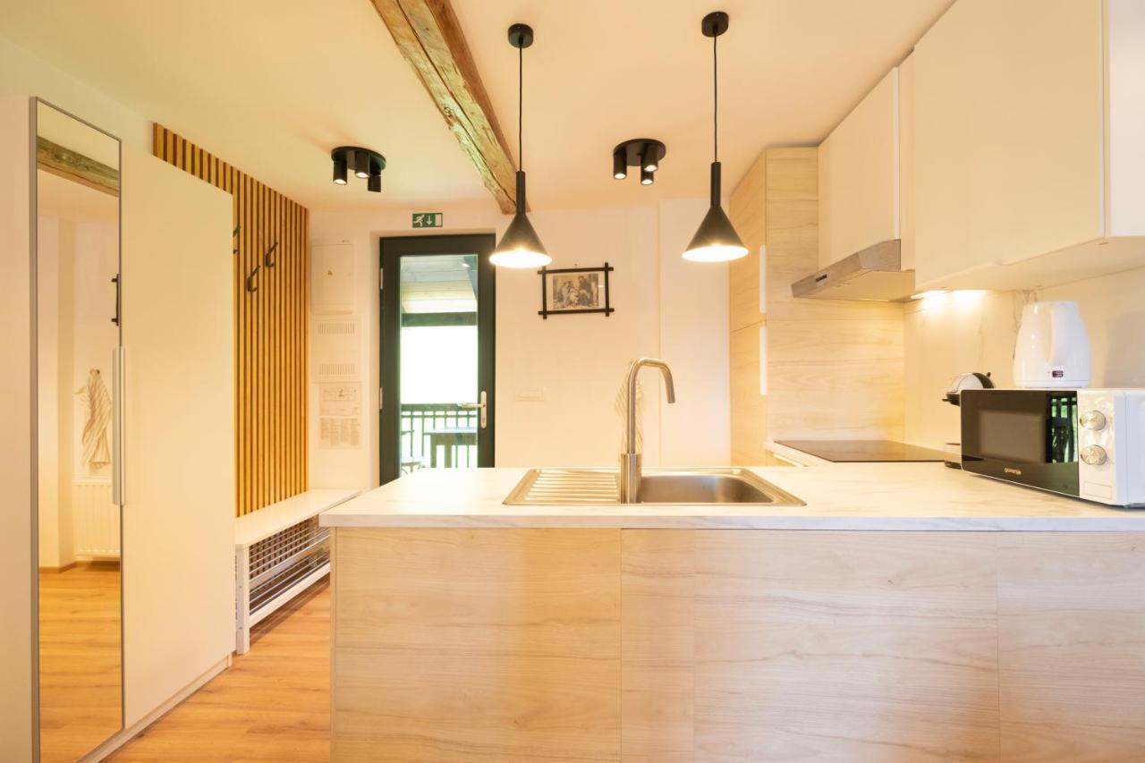 Apartments Pri Fencu ゴレンスカ地方 エクステリア 写真