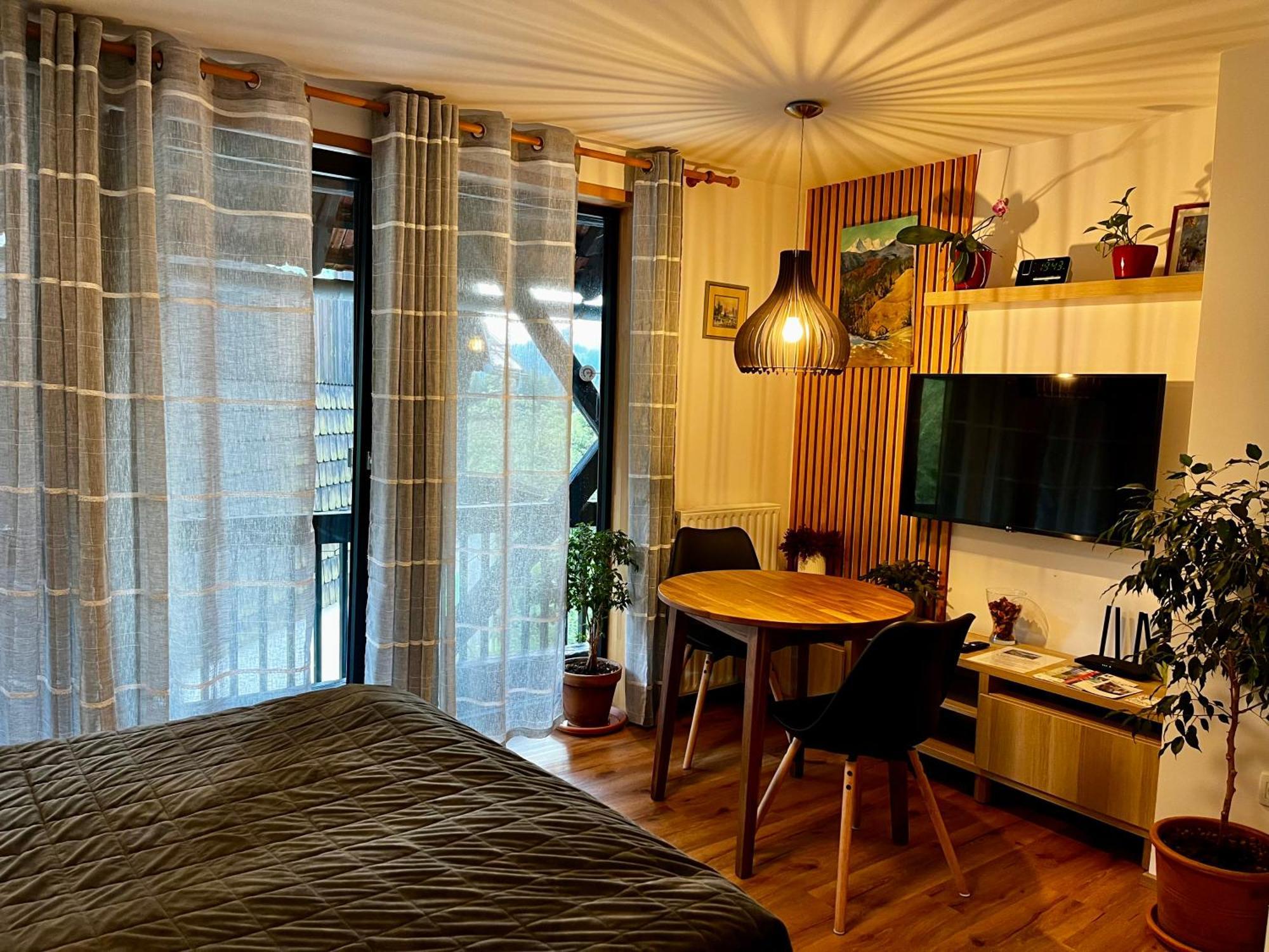 Apartments Pri Fencu ゴレンスカ地方 エクステリア 写真